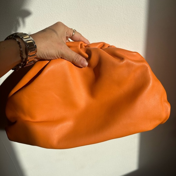 BOTTEGA - The POUCH - orange colour . Large size . 100% auth, includes dustbag. - Picture 3 of 6